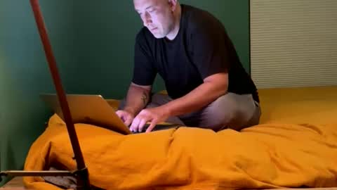 Snapshot of itsanexperiment chatting on 03/02/26, 04:25 itsanexperiment online show from 03/02/26, 04:25