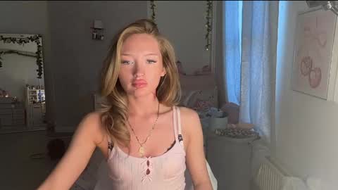 Bella Peach online show from 05/01/26, 11:26