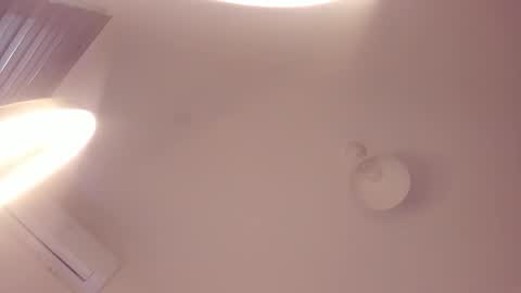 Snapshot of itsbellax chatting on 10/27/25, 08:51 Isabella online show from 10/27/25, 08:51