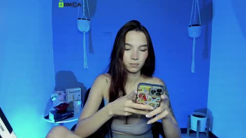 Snapshot of itscamill chatting on 01/20/25, 01:07 camill online show from 01/20/25, 01:07