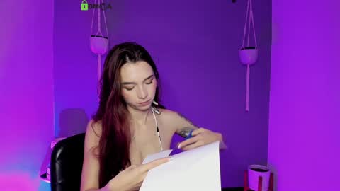 Snapshot of itscamill chatting on 01/27/25, 01:05 camill online show from 01/27/25, 01:05