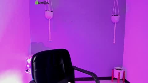 Snapshot of itscamill chatting on 02/07/25, 12:53 camill online show from 02/07/25, 12:53