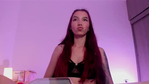 Snapshot of itscamill chatting on 09/12/25, 01:28 camill online show from 09/12/25, 01:28