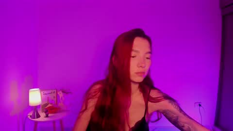 Snapshot of itscamill chatting on 09/23/25, 01:30 camill online show from 09/23/25, 01:30