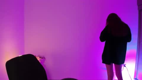 Snapshot of itscamill chatting on 10/22/25, 01:28 camill online show from 10/22/25, 01:28