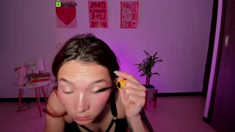Snapshot of itscamill chatting on 04/02/26, 01:25 camill online show from 04/02/26, 01:25