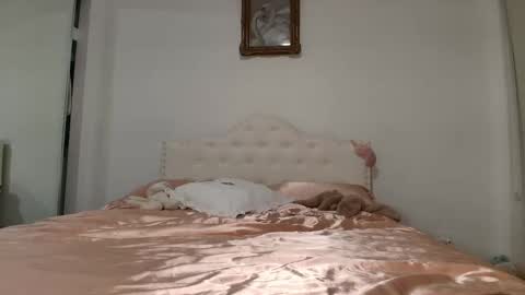 Snapshot of itschanelxx chatting on 01/25/25, 09:36 itschanelxx online show from 01/25/25, 09:36