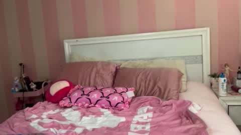Snapshot of itsdaisypink chatting on 03/21/26, 09:29 itsdaisypink online show from 03/21/26, 09:29
