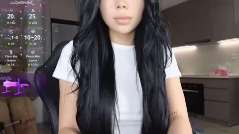 Queen Liya online show from 10/28/25, 05:15