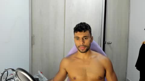 Snapshot of itsgeo1111 chatting on 03/10/25, 03:56 CALL ME GEO online show from 03/10/25, 03:56