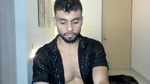 Snapshot of itsgeo1111 chatting on 09/17/25, 01:07 CALL ME GEO online show from 09/17/25, 01:07