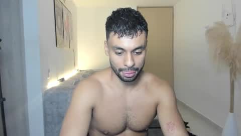 Snapshot of itsgeo1111 chatting on 10/17/25, 04:37 CALL ME GEO online show from 10/17/25, 04:37