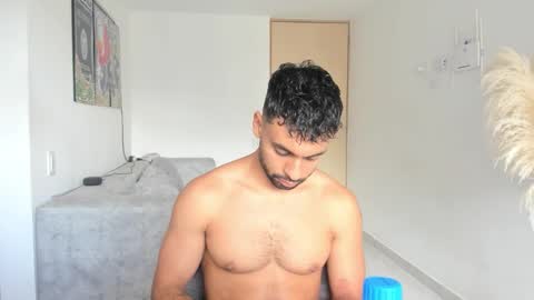 Snapshot of itsgeo1111 chatting on 10/19/25, 08:53 CALL ME GEO online show from 10/19/25, 08:53