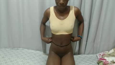 Laynne online show from 11/04/25, 07:07