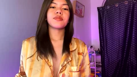 Snapshot of itsme_andrea69 chatting on 05/08/26, 03:39 Andrea online show from 05/08/26, 03:39