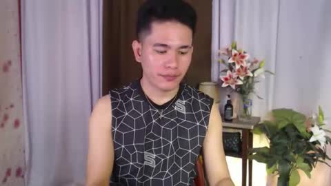 Snapshot of itsme_kent chatting on 11/08/25, 10:37 kenneth online show from 11/08/25, 10:37