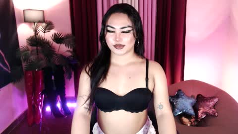 Snapshot of itsmesianaa29 chatting on 01/14/26, 04:56 Siana online show from 01/14/26, 04:56