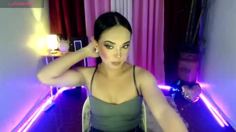 Snapshot of itsmesofiaa69 chatting on 03/12/25, 02:20 Sofia online show from 03/12/25, 02:20