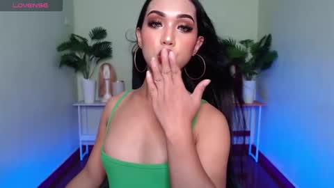 Snapshot of itsmesofiaa69 chatting on 10/09/25, 11:52 Sofia online show from 10/09/25, 11:52