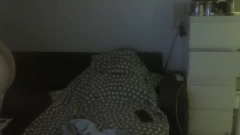 ItsTrashCanNotTrashCant online show from 11/30/25, 02:21