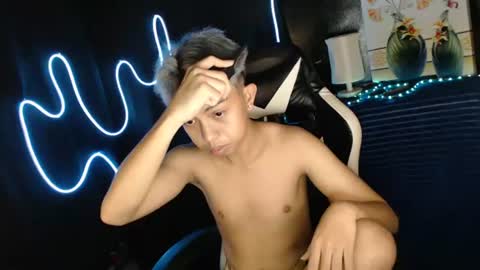 Snapshot of itsyourcummerboy_xx chatting on 06/15/26, 01:46 Kyle online show from 06/15/26, 01:46