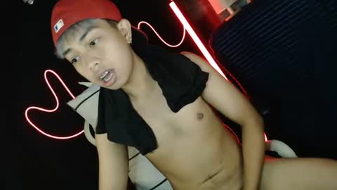 Snapshot of itsyourcummerboy_xx chatting on 06/27/26, 02:16 Kyle online show from 06/27/26, 02:16