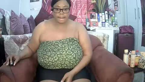 Snapshot of itumeleng74 chatting on 01/13/25, 04:41 itumeleng74 online show from 01/13/25, 04:41
