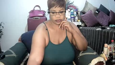 Snapshot of itumeleng74 chatting on 01/28/25, 10:12 itumeleng74 online show from 01/28/25, 10:12