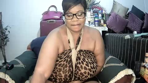 Snapshot of itumeleng74 chatting on 02/02/25, 07:57 itumeleng74 online show from 02/02/25, 07:57