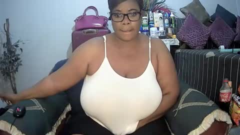 Snapshot of itumeleng74 chatting on 02/03/25, 06:17 itumeleng74 online show from 02/03/25, 06:17