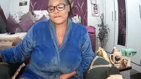Snapshot of itumeleng74 chatting on 03/11/25, 04:29 itumeleng74 online show from 03/11/25, 04:29