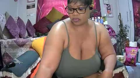Snapshot of itumeleng74 chatting on 09/20/25, 06:25 itumeleng74 online show from 09/20/25, 06:25