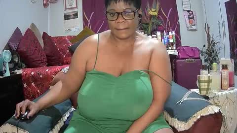 Snapshot of itumeleng74 chatting on 10/16/25, 05:36 itumeleng74 online show from 10/16/25, 05:36