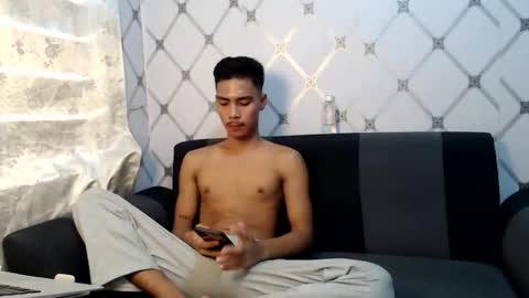 Snapshot of itzme_urboy chatting on 04/16/26, 02:45 itzme_urboy online show from 04/16/26, 02:45