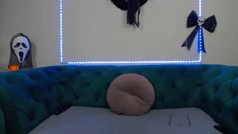 ivanacharm online show from 10/30/25, 04:58