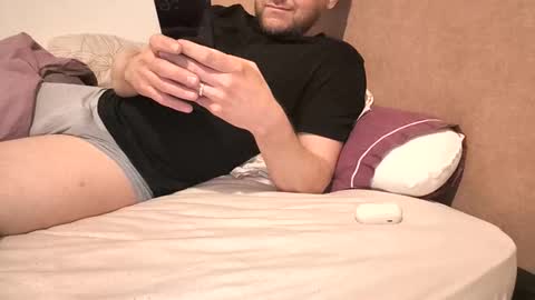 Snapshot of ivanf999 chatting on 05/19/26, 12:00 ivanf999 online show from 05/19/26, 12:00
