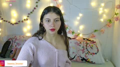 Snapshot of ivannabruner chatting on 01/25/25, 12:17 Ivanna online show from 01/25/25, 12:17