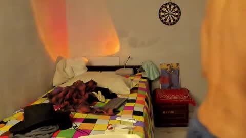 Snapshot of ivano_jones chatting on 02/25/25, 05:52 Ivano online show from 02/25/25, 05:52