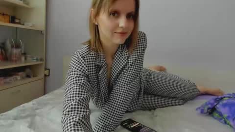 Snapshot of iveto69 chatting on 03/10/25, 07:42 Iveta online show from 03/10/25, 07:42