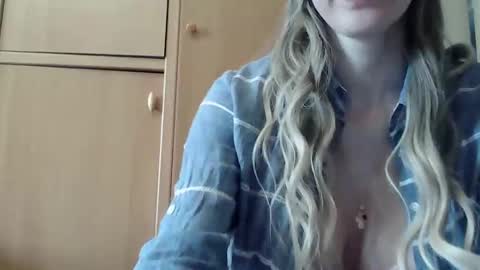 Snapshot of ivetta911 chatting on 02/15/26, 09:41 ivetta911 online show from 02/15/26, 09:41