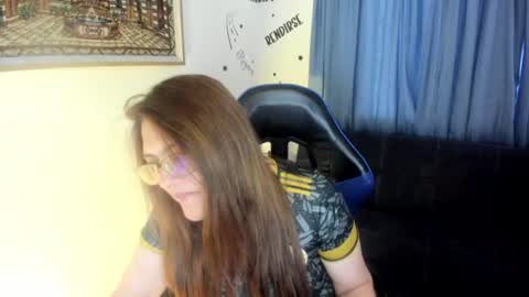 Snapshot of ivette_shaira chatting on 07/07/26, 12:09 IVETTE online show from 07/07/26, 12:09