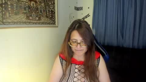 Snapshot of ivette_shaira chatting on 07/14/26, 10:21 IVETTE online show from 07/14/26, 10:21