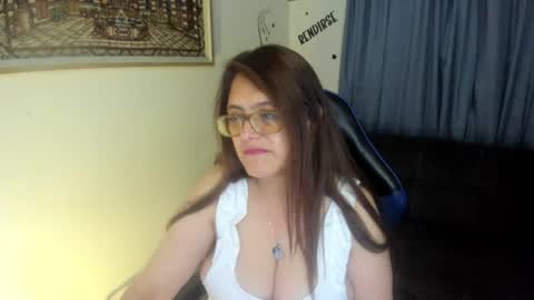 Snapshot of ivette_shaira chatting on 08/06/26, 10:39 IVETTE online show from 08/06/26, 10:39