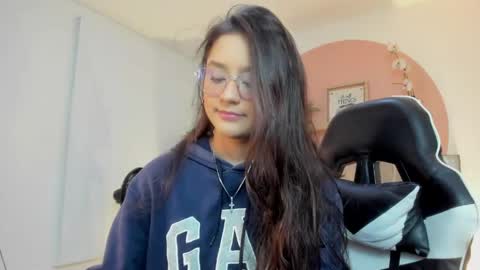 I V E T T E online show from 04/29/26, 07:42