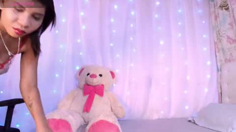  Ivon  Miss Jones  online show from 12/17/25, 03:23