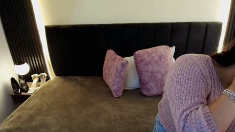 I V O N N E R O S S online show from 03/16/26, 11:58