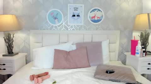 ivonny    online show from 10/25/25, 11:51