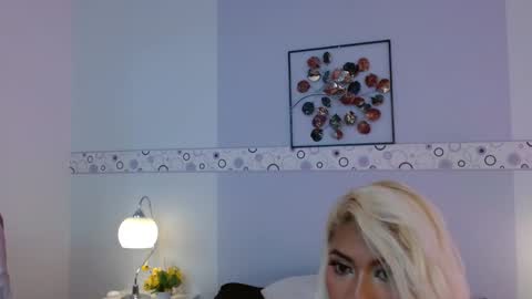 Snapshot of ivonnybon chatting on 03/29/26, 03:06 IvonnyBon online show from 03/29/26, 03:06
