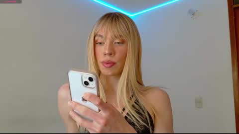 Snapshot of ivonnybonita_ chatting on 12/22/25, 09:34 Ivonny online show from 12/22/25, 09:34