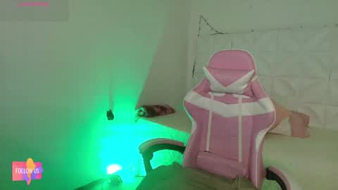 Snapshot of ivonnygoldie chatting on 04/01/26, 06:16 Ivonny online show from 04/01/26, 06:16